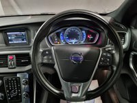 USED 2015 15 VOLVO V40 2.0 T2 R-DESIGN 5d 120 BHP 