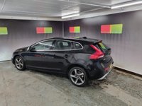 USED 2015 15 VOLVO V40 2.0 T2 R-DESIGN 5d 120 BHP 