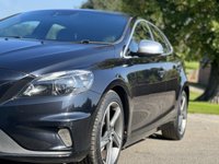 USED 2014 14 VOLVO V40 1.6 D2 (115) R DESIGN 5dr 6 Speed Manual (Sports Styling, Heated Suede/Leather Seats, Dual Climate, DAB, Digital Cockpit) !! NATIONWIDE DELIVERY AVAILABLE !!