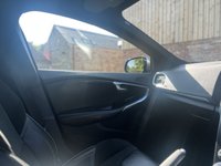 USED 2014 14 VOLVO V40 1.6 D2 (115) R DESIGN 5dr 6 Speed Manual (Sports Styling, Heated Suede/Leather Seats, Dual Climate, DAB, Digital Cockpit) !! NATIONWIDE DELIVERY AVAILABLE !!