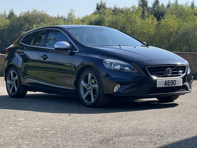 2014 14 Volvo V40 1.6 D2 (115) R DESIGN 5dr 6 Speed Manual (Sports Styling, Heated Suede/Leather Seats, Dual Climate, DAB, Digital Cockpit)