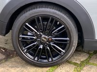 USED 2014 64 MINI HATCH COOPER 2.0 COOPER S 3d 189 BHP MASSIVE SPEC 2014/64reg MINI COOPER 'S' 3DR AUTOMATIC - CHILLI PACK - TWIN GLASS ROOF - DIAMOND CLOTH / LEATHER SPORTS INTERIOR - NAVIGATION - 2 OWNERS - VERY LOW MILEAGE - FULL HISTORY - FREE 12 MONTHS WARRANTY / BREAKDOWN RECOVERY INCLUDED