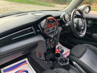 USED 2014 64 MINI HATCH COOPER 2.0 COOPER S 3d 189 BHP MASSIVE SPEC 2014/64reg MINI COOPER 'S' 3DR AUTOMATIC - CHILLI PACK - TWIN GLASS ROOF - DIAMOND CLOTH / LEATHER SPORTS INTERIOR - NAVIGATION - 2 OWNERS - VERY LOW MILEAGE - FULL HISTORY - FREE 12 MONTHS WARRANTY / BREAKDOWN RECOVERY INCLUDED