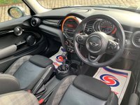 USED 2014 64 MINI HATCH COOPER 2.0 COOPER S 3d 189 BHP MASSIVE SPEC 2014/64reg MINI COOPER 'S' 3DR AUTOMATIC - CHILLI PACK - TWIN GLASS ROOF - DIAMOND CLOTH / LEATHER SPORTS INTERIOR - NAVIGATION - 2 OWNERS - VERY LOW MILEAGE - FULL HISTORY - FREE 12 MONTHS WARRANTY / BREAKDOWN RECOVERY INCLUDED