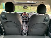 USED 2014 64 MINI HATCH COOPER 2.0 COOPER S 3d 189 BHP MASSIVE SPEC 2014/64reg MINI COOPER 'S' 3DR AUTOMATIC - CHILLI PACK - TWIN GLASS ROOF - DIAMOND CLOTH / LEATHER SPORTS INTERIOR - NAVIGATION - 2 OWNERS - VERY LOW MILEAGE - FULL HISTORY - FREE 12 MONTHS WARRANTY / BREAKDOWN RECOVERY INCLUDED