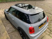 USED 2014 64 MINI HATCH COOPER 2.0 COOPER S 3d 189 BHP MASSIVE SPEC 2014/64reg MINI COOPER 'S' 3DR AUTOMATIC - CHILLI PACK - TWIN GLASS ROOF - DIAMOND CLOTH / LEATHER SPORTS INTERIOR - NAVIGATION - 2 OWNERS - VERY LOW MILEAGE - FULL HISTORY - FREE 12 MONTHS WARRANTY / BREAKDOWN RECOVERY INCLUDED