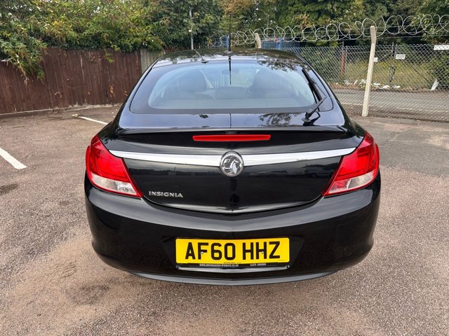 2010 Vauxhall Insignia 1.8L Exclusiv 5dr - Photo 5
