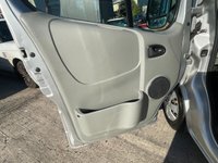 USED 2010 60 RENAULT TRAFIC 2.0 LL29 DCI S/R 115 BHP ROOF RACK, SECURITY LOCKS, LADDER