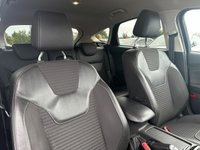 USED 2015 15 FORD FOCUS 1.5 TITANIUM X 5d 180 BHP HEATED FRONT WINDSCREEN - HEATED SEATS - FRONT AND REAR PARK ASSIST - BLUETOOTH HANDSFREE - NAVIGATION SYSTEM