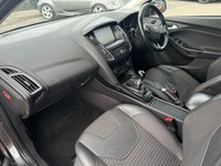 USED 2015 15 FORD FOCUS 1.5 TITANIUM X 5d 180 BHP HEATED FRONT WINDSCREEN - HEATED SEATS - FRONT AND REAR PARK ASSIST - BLUETOOTH HANDSFREE - NAVIGATION SYSTEM