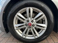 USED 2013 63 JAGUAR XF 2.2 D LUXURY 4d 200 BHP LOW MILES/HEATED FRONT SCREEN