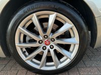 USED 2014 14 JAGUAR XF 2.2 D PREMIUM LUXURY 4d 200 BHP 
