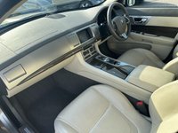 USED 2014 14 JAGUAR XF 2.2 D PREMIUM LUXURY 4d 200 BHP 