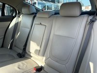 USED 2014 14 JAGUAR XF 2.2 D PREMIUM LUXURY 4d 200 BHP 