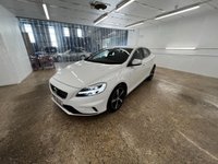 USED 2017 17 VOLVO V40 2.0 T2 R-DESIGN NAV PLUS 5d 120 BHP WITH THE ADDITION OF PARKING SENSORS. THIS HAS A GREAT SERVICE RECORD JUST BEEN SERVICED