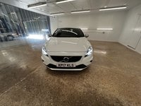 USED 2017 17 VOLVO V40 2.0 T2 R-DESIGN NAV PLUS 5d 120 BHP WITH THE ADDITION OF PARKING SENSORS. THIS HAS A GREAT SERVICE RECORD JUST BEEN SERVICED