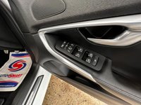 USED 2017 17 VOLVO V40 2.0 T2 R-DESIGN NAV PLUS 5d 120 BHP WITH THE ADDITION OF PARKING SENSORS. THIS HAS A GREAT SERVICE RECORD JUST BEEN SERVICED