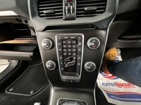USED 2017 17 VOLVO V40 2.0 T2 R-DESIGN NAV PLUS 5d 120 BHP WITH THE ADDITION OF PARKING SENSORS. THIS HAS A GREAT SERVICE RECORD JUST BEEN SERVICED