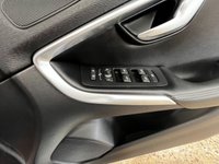 USED 2017 17 VOLVO V40 2.0 T2 R-DESIGN NAV PLUS 5d 120 BHP WITH THE ADDITION OF PARKING SENSORS. THIS HAS A GREAT SERVICE RECORD JUST BEEN SERVICED