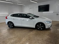 USED 2017 17 VOLVO V40 2.0 T2 R-DESIGN NAV PLUS 5d 120 BHP WITH THE ADDITION OF PARKING SENSORS. THIS HAS A GREAT SERVICE RECORD JUST BEEN SERVICED