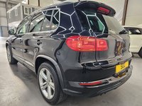 USED 2013 13 VOLKSWAGEN TIGUAN 2.0 R LINE TDI BLUEMOTION TECH 4MOTION DSG 5d 139 BHP Bluetooth,Parking Sensors,DAB