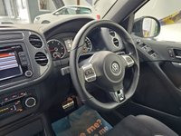 USED 2013 13 VOLKSWAGEN TIGUAN 2.0 R LINE TDI BLUEMOTION TECH 4MOTION DSG 5d 139 BHP Bluetooth,Parking Sensors,DAB