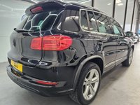 USED 2013 13 VOLKSWAGEN TIGUAN 2.0 R LINE TDI BLUEMOTION TECH 4MOTION DSG 5d 139 BHP Bluetooth,Parking Sensors,DAB