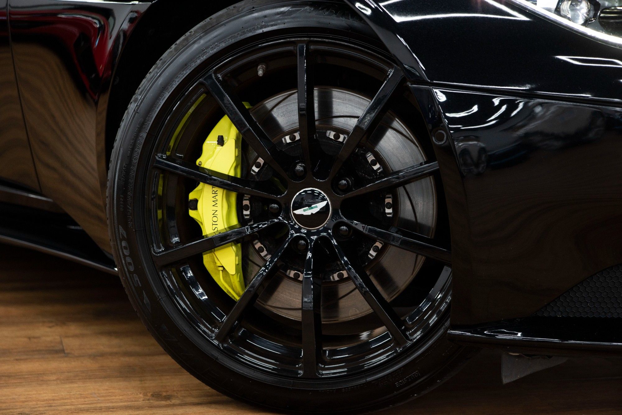 USED 2018 68 ASTON MARTIN DB11 5.2 AMR V12 2d 631 BHP 