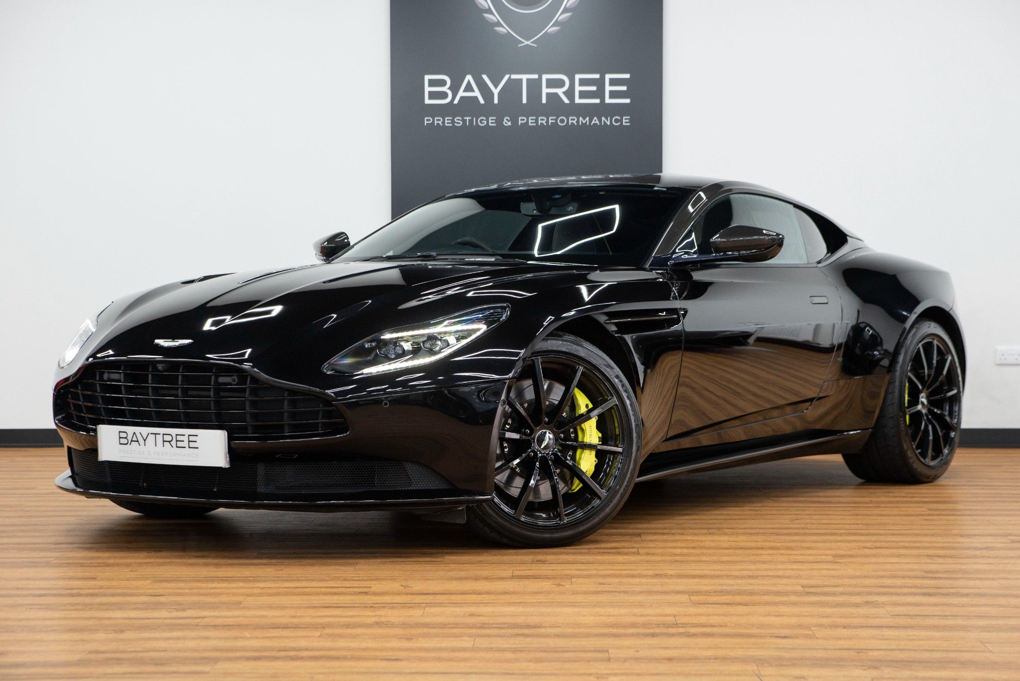 USED 2018 68 ASTON MARTIN DB11 5.2 AMR V12 2d 631 BHP 