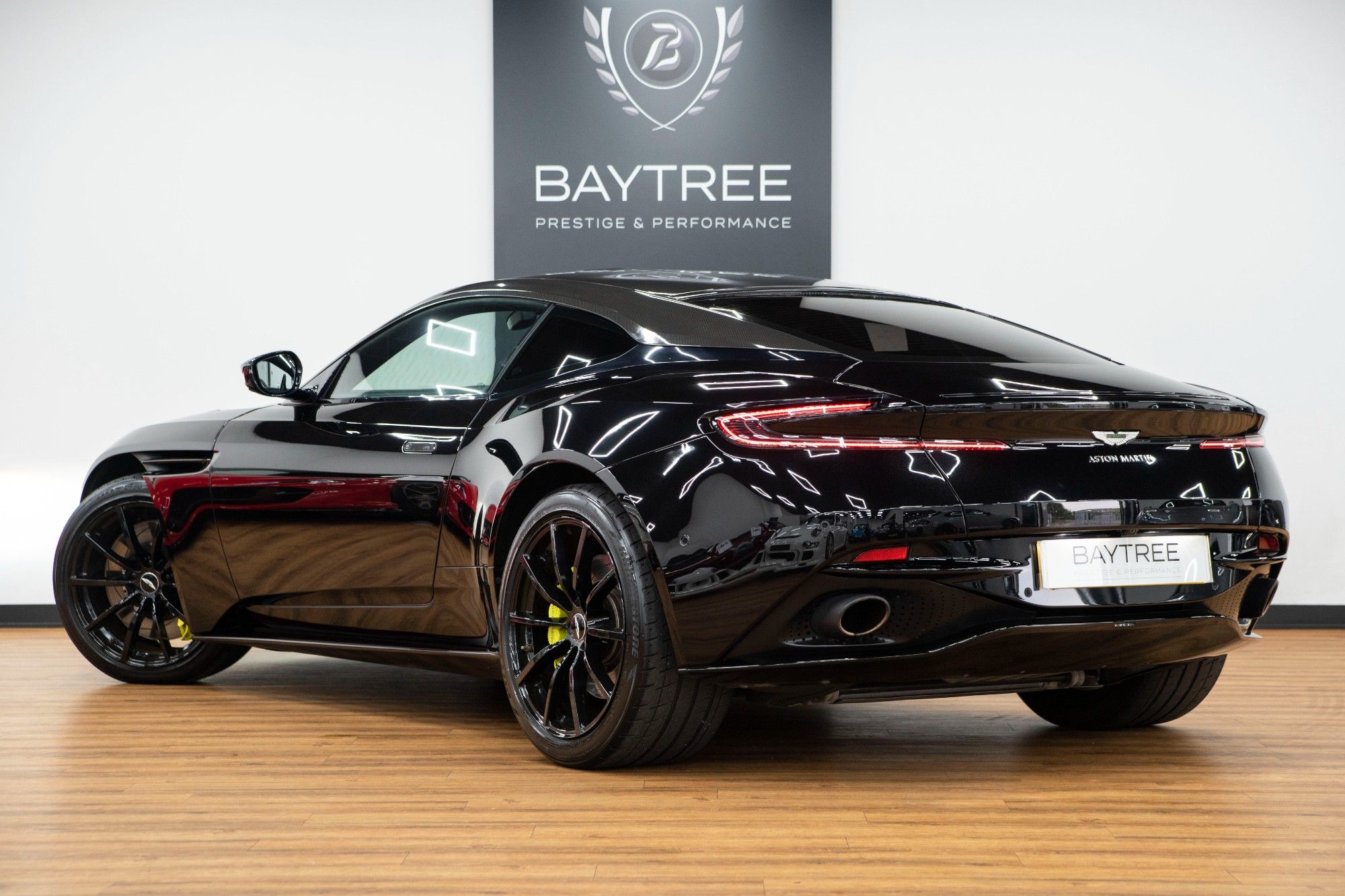 USED 2018 68 ASTON MARTIN DB11 5.2 AMR V12 2d 631 BHP 