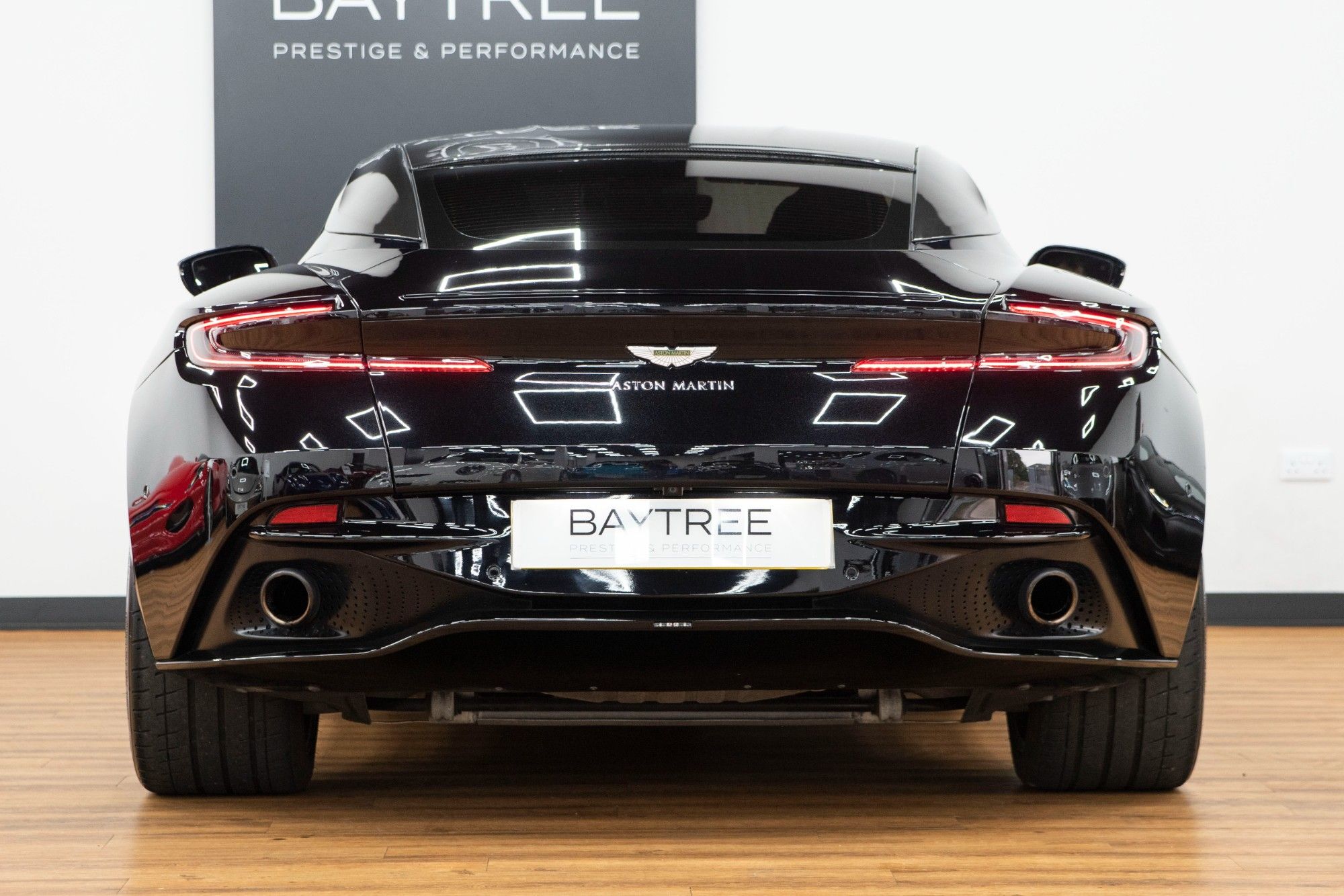 USED 2018 68 ASTON MARTIN DB11 5.2 AMR V12 2d 631 BHP 
