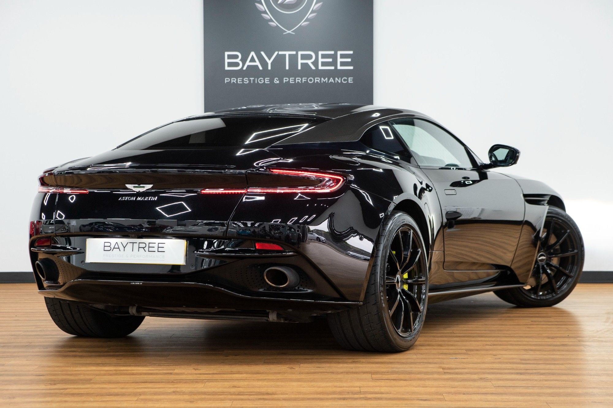 USED 2018 68 ASTON MARTIN DB11 5.2 AMR V12 2d 631 BHP 