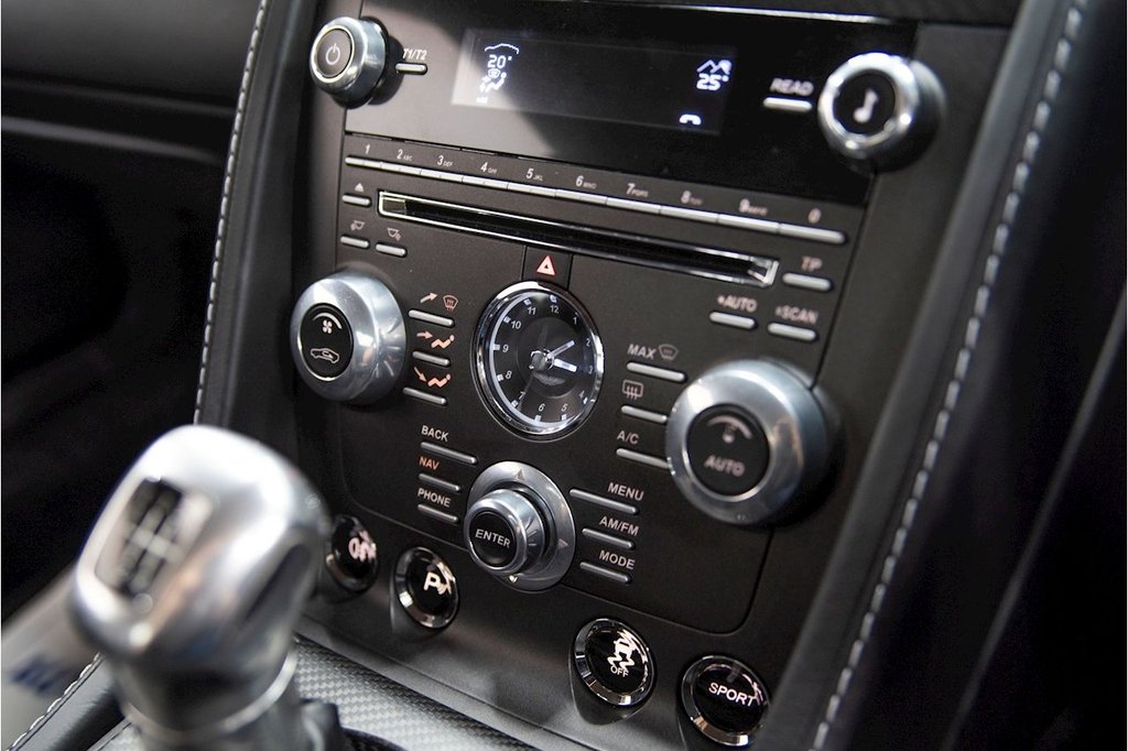 USED 2013 13 ASTON MARTIN VANTAGE 5.9 V12 3d 510 BHP LOW MILES | FULL HISTORY