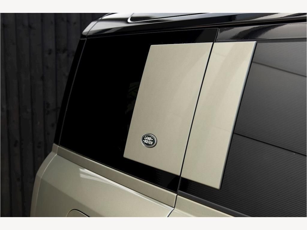 USED 2023 23 LAND ROVER DEFENDER 110 D300 MHEV X-Dynamic HSE Auto 4WD Euro 6 (s/s) 5dr ESTATE