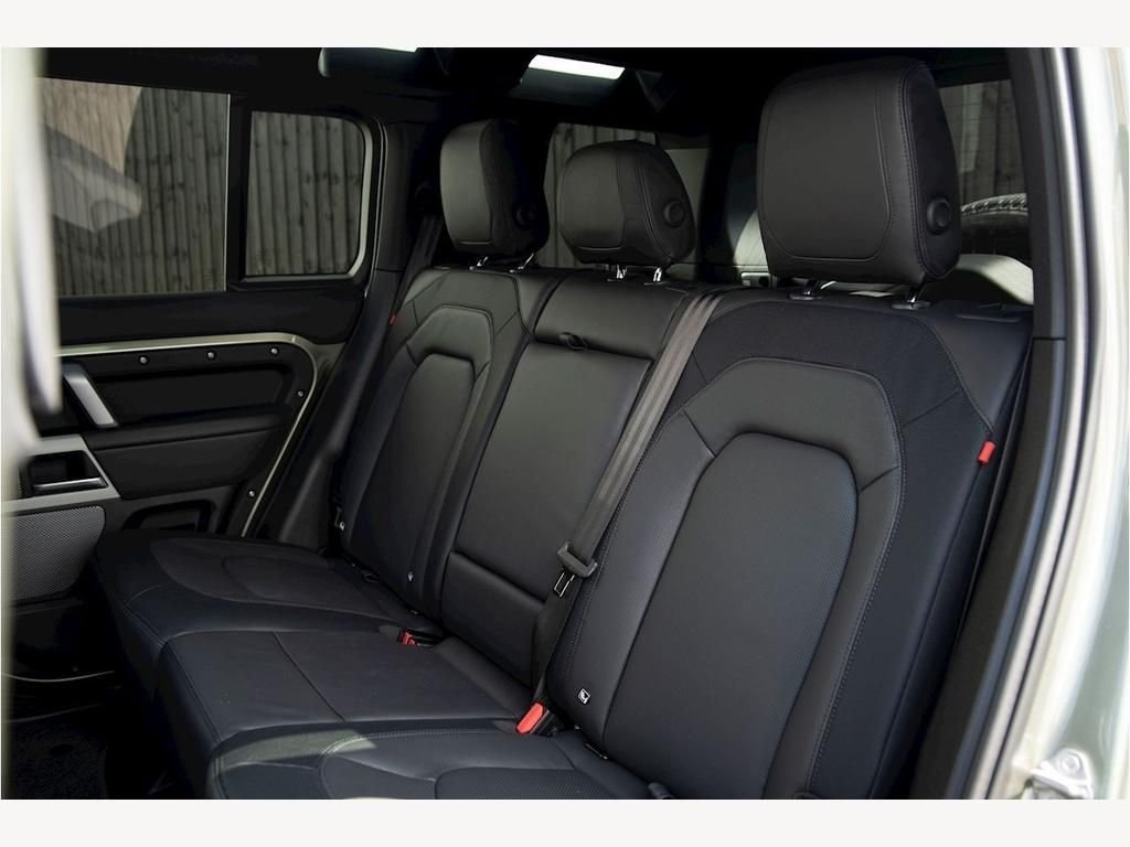 USED 2023 23 LAND ROVER DEFENDER 110 D300 MHEV X-Dynamic HSE Auto 4WD Euro 6 (s/s) 5dr ESTATE