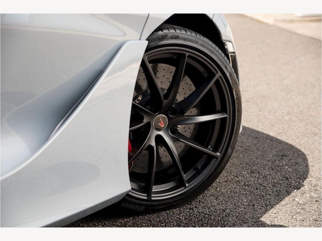 USED 2018 18 MCLAREN 720S 4.0 V8 SSG 2d 711 BHP FULL MCL HISTORY | HUGE SPEC