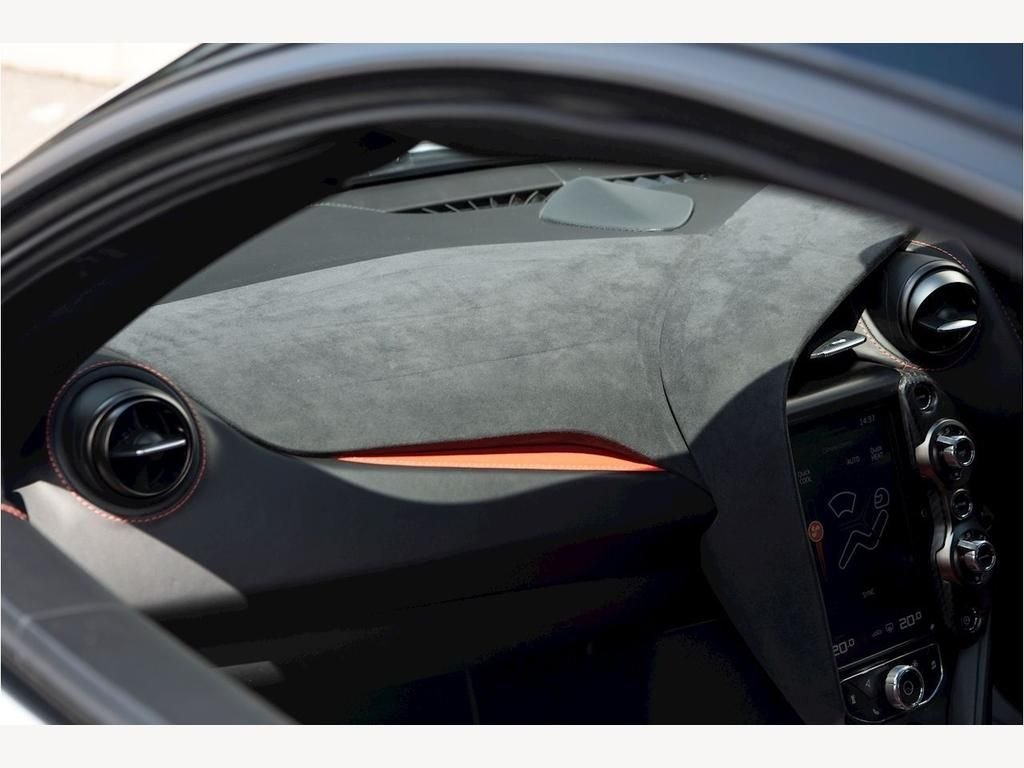 USED 2018 18 MCLAREN 720S 4.0 V8 SSG 2d 711 BHP FULL MCL HISTORY | HUGE SPEC