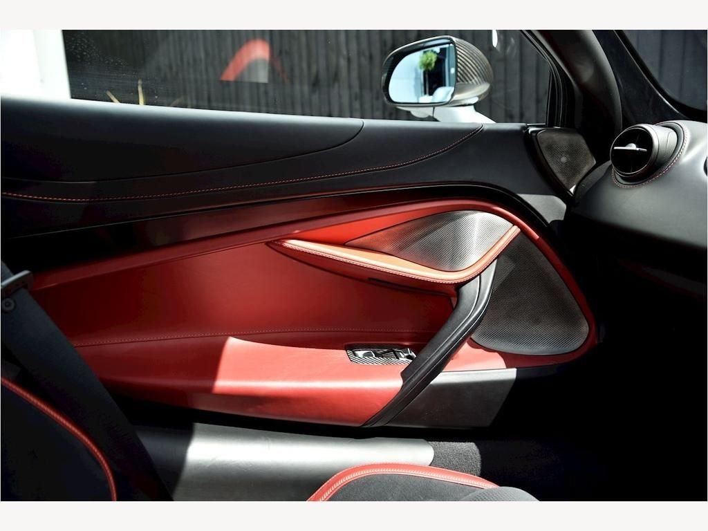 USED 2018 18 MCLAREN 720S 4.0 V8 SSG 2d 711 BHP FULL MCL HISTORY | HUGE SPEC