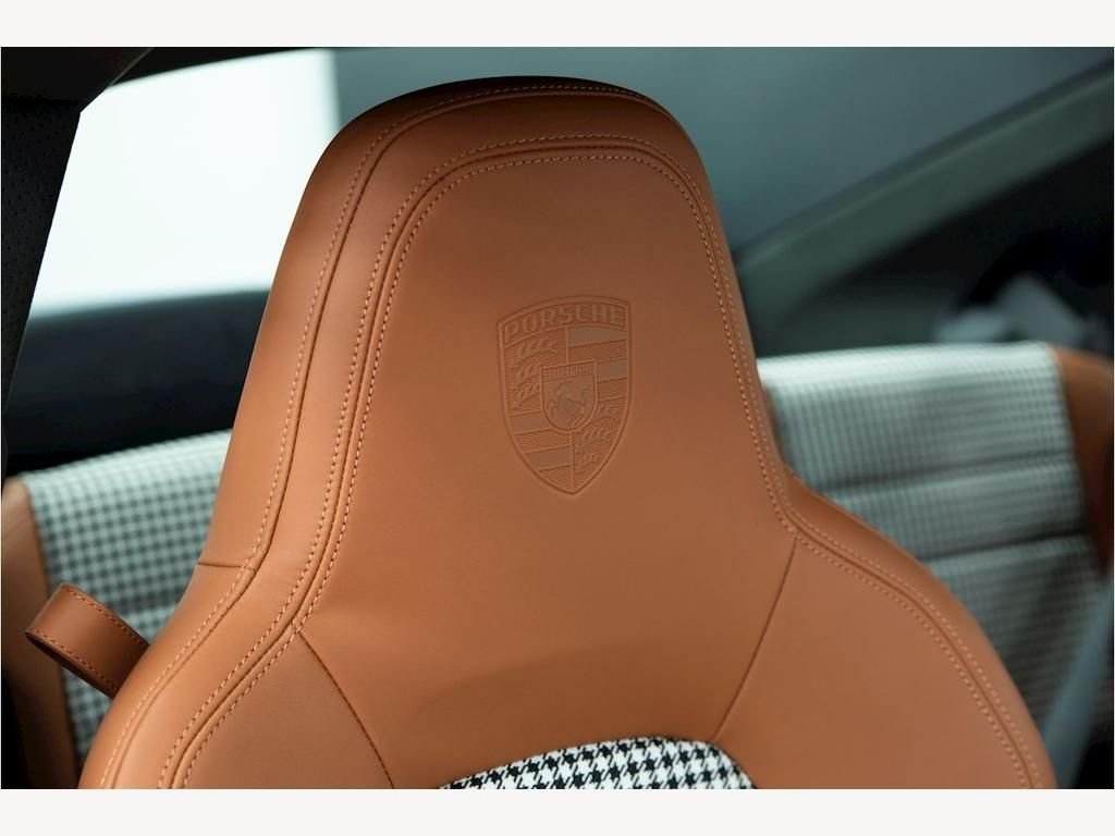 USED 2023 23 PORSCHE 911 3.7 SPORT CLASSIC 2d 543 BHP ONE OF 1,250 WORLDWIDE