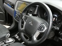 USED 2019 69 MITSUBISHI OUTLANDER 2.4 PHEV JURO 5d 207 BHP APP SAT NAV REAR VIEW CAMERA PART LEATHER HEATED SEATS MITSUBISHI WARRANTY TILL SEPT 2024
