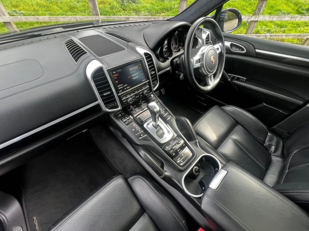 USED 2014 06 PORSCHE CAYENNE 4.8 V8 TURBO 500 BHP // TIPTRONIC S // 5d // px swap 