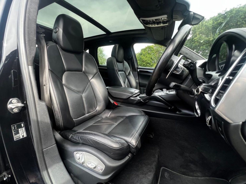 USED 2014 06 PORSCHE CAYENNE 4.8 V8 TURBO 500 BHP // TIPTRONIC S // 5d // px swap 