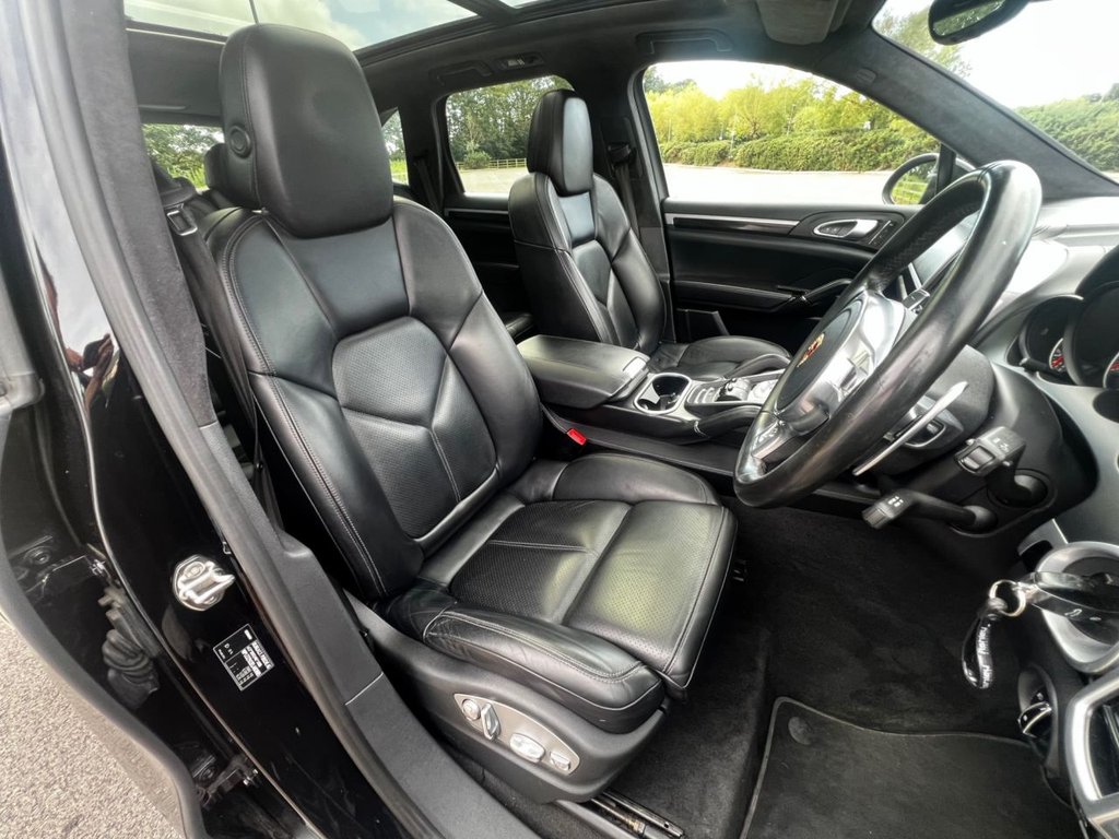 USED 2014 06 PORSCHE CAYENNE 4.8 V8 TURBO 500 BHP // TIPTRONIC S // 5d // px swap 