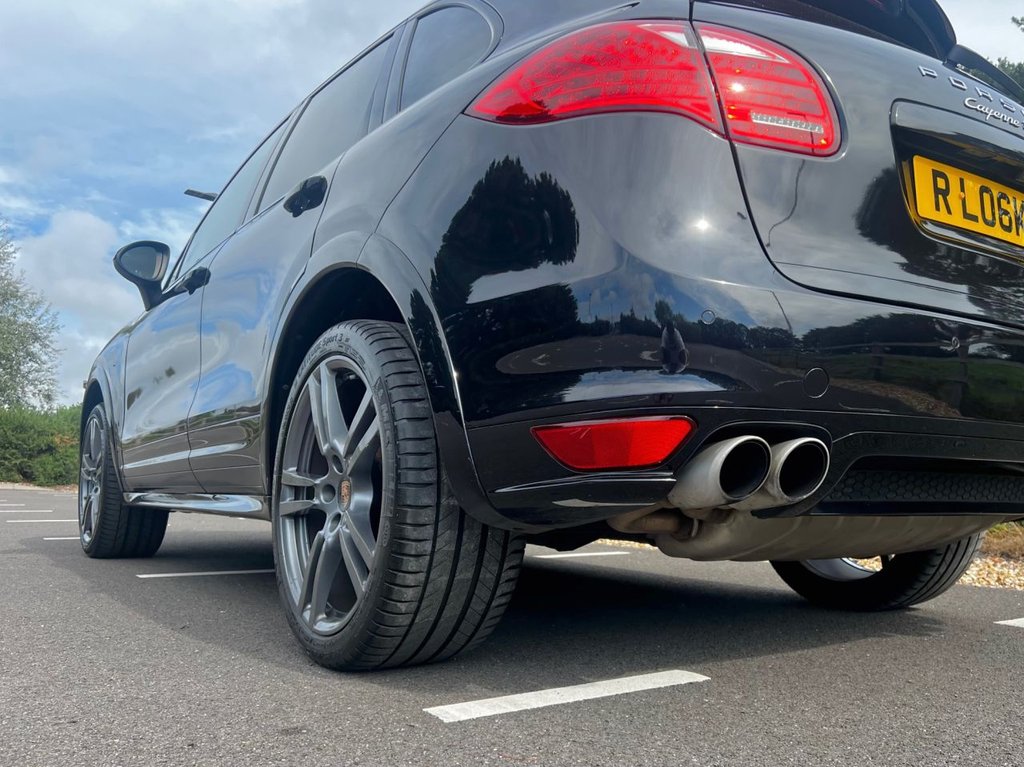 USED 2014 06 PORSCHE CAYENNE 4.8 V8 TURBO 500 BHP // TIPTRONIC S // 5d // px swap 
