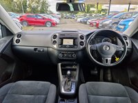 USED 2013 63 VOLKSWAGEN TIGUAN 2.0 MATCH TDI BLUEMOTION TECH 4MOTION DSG 5d AUTO 139 BHP BLUETOOTH +  PARK ASSIST  +  AUX +  SAT NAV +  CLIMATE CONTROL +  CRUISE CONTROL +  START STOP +  DAB RADIO +