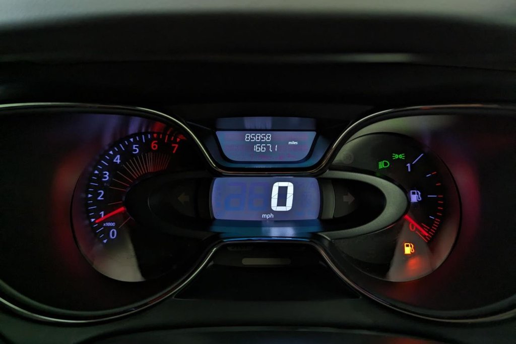 USED 2016 66 RENAULT CAPTUR 0.9 SIGNATURE NAV TCE 5d  