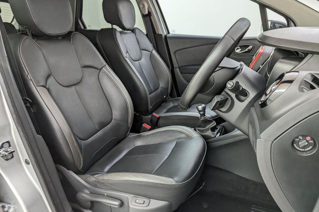 USED 2016 66 RENAULT CAPTUR 0.9 SIGNATURE NAV TCE 5d  