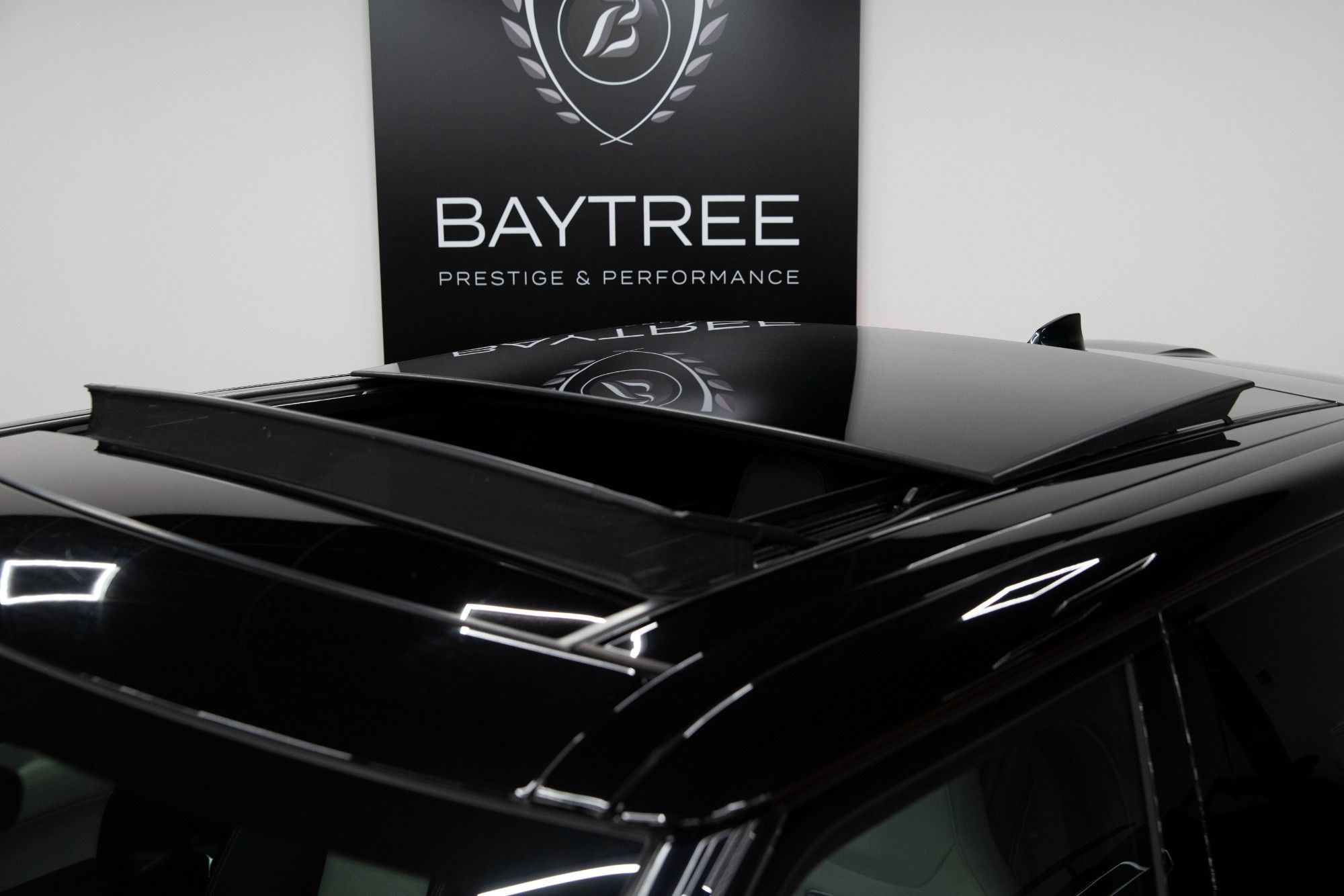 USED 2022 71 LAND ROVER RANGE ROVER SPORT 5.0 SVR CARBON EDITION 5d AUTO 567 BHP ESTATE