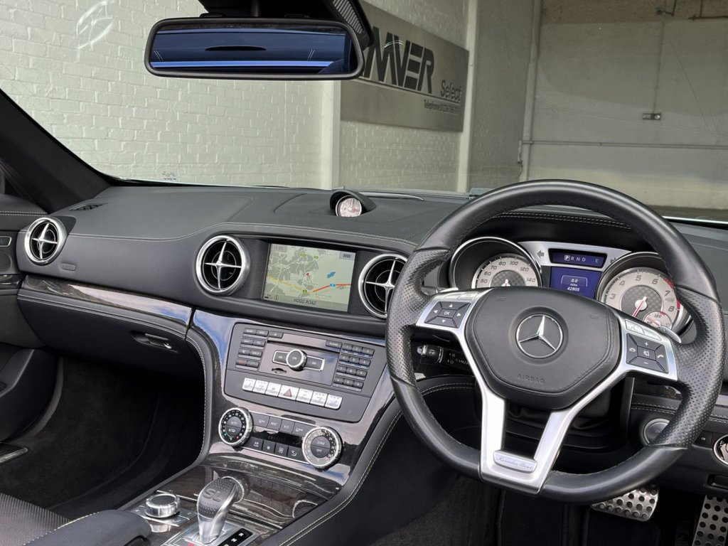 USED 2015 15 MERCEDES-BENZ SL 3.0 SL400 AMG SPORT 2d 329 BHP 