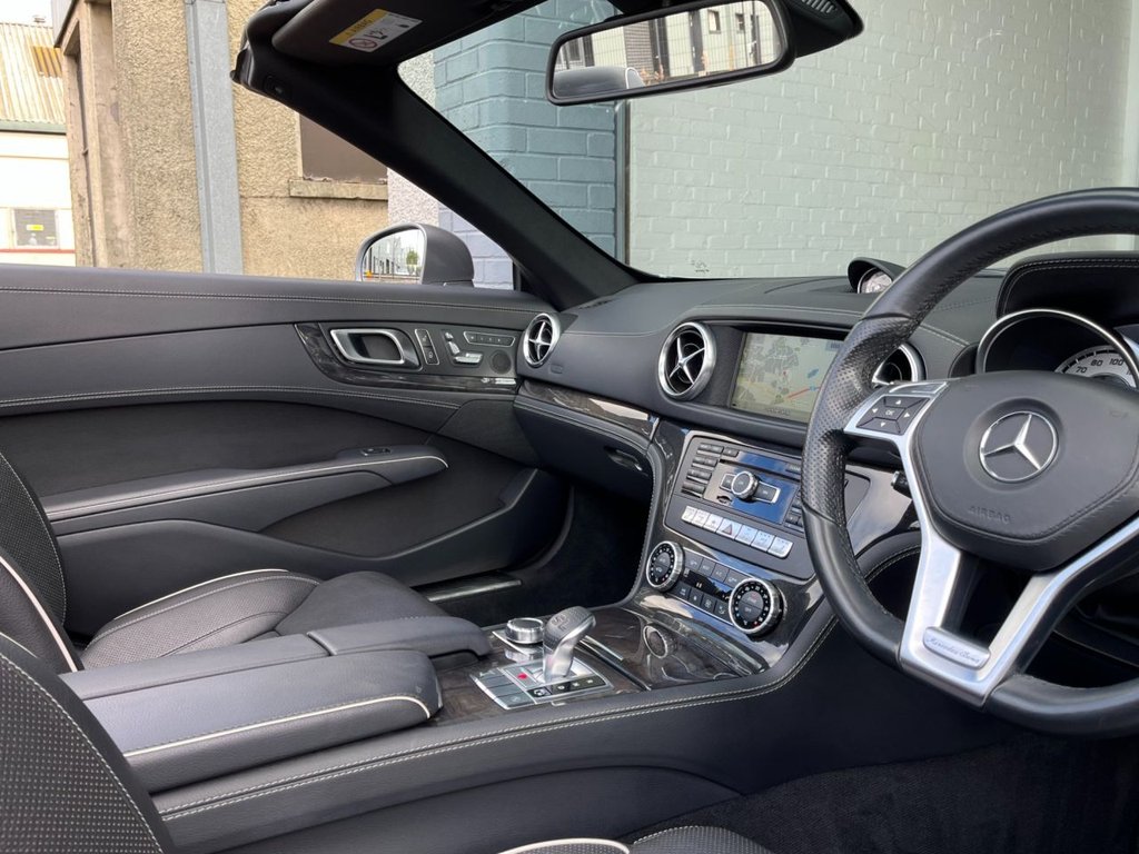 USED 2015 15 MERCEDES-BENZ SL 3.0 SL400 AMG SPORT 2d 329 BHP 
